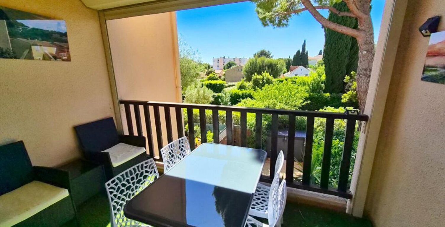 APPARTEMENT T2 SANARY- PROCHE PORT A PIED — photo 1