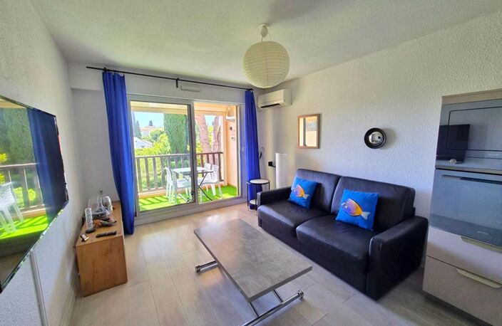APPARTEMENT T2 SANARY- PROCHE PORT A PIED — photo 2