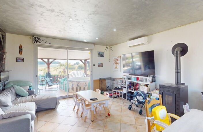 Maison Saint Hilaire de Court : 5 pièce(s) 112 m2 — photo 2
