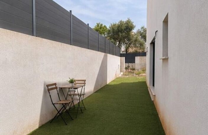 Maison contemporaine avec garage //  Quartier calme et résidentiel — photo 2