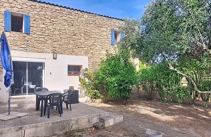 Doubles habitation de 105m² et 100m² + gîte 44m² et garage 97m² sur 545m² de terrain — photo 2