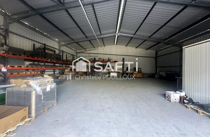 Ensemble de deux grands entrepôts neufs à Benet (2021) — photo 3