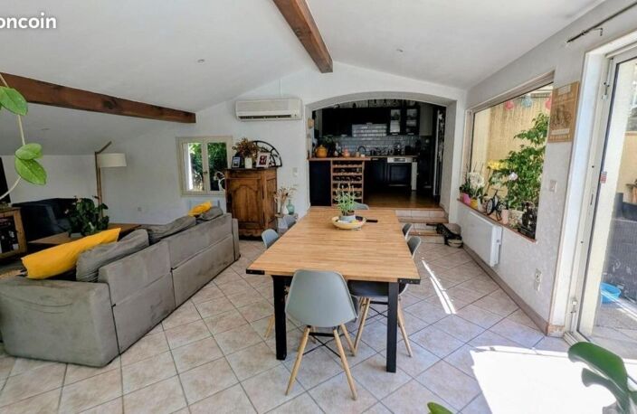 Maison individuelle de plain-pied avec piscine et logement indépendant  Villeneuve-la-Comptal — photo 4