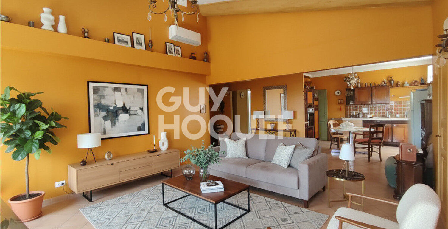 Carpentras - Appartement type 3 de 110 m² avec ascenseur dans ancien Hôtel Particulier — photo 1