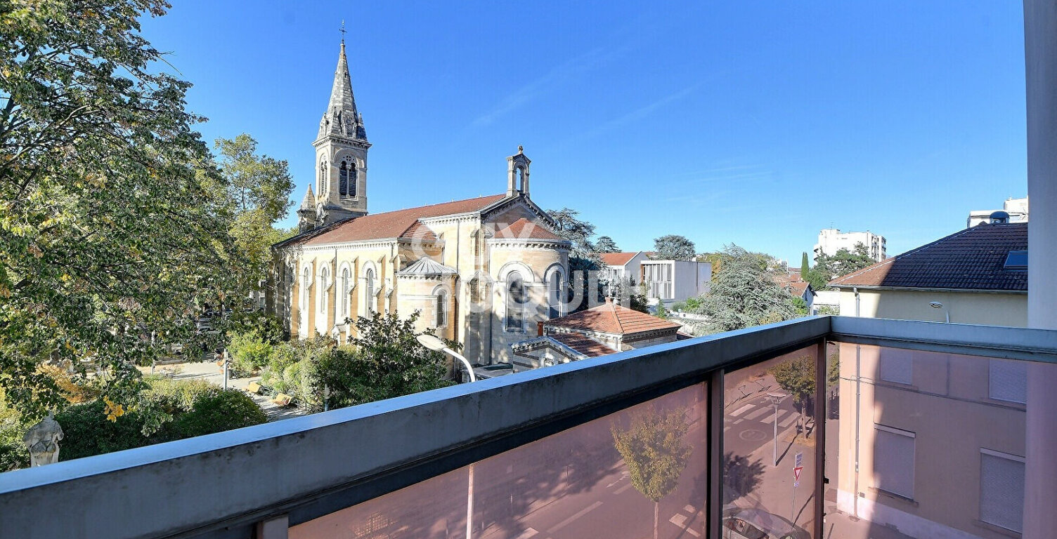 Coeur de Montchat - Appartement T5 avec 3 chambres à rénover, garage et cave - Lyon 3ème -69003) — photo 1