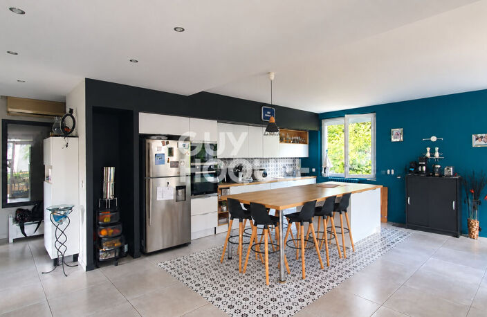 Maison d'exception à Vals les Bains de 190 m²  aux multiples possibilités — photo 2