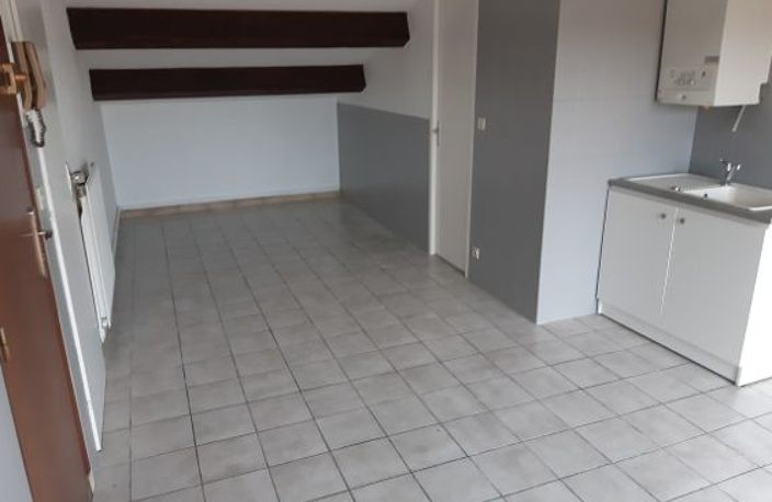 Location appartement 1 pièce 33 m² à Vaulx-en-Velin (69120) — photo 2