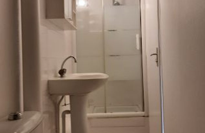 Location appartement 1 pièce 33 m² à Vaulx-en-Velin (69120) — photo 4