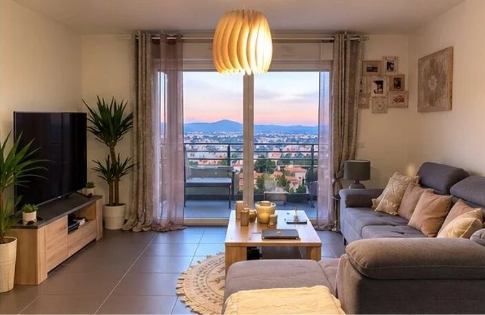SAINT-RAPHAËL – BEAU 3 PIÈCES AVEC TERRASSE ET PISCINE ROOFTOP — photo 4