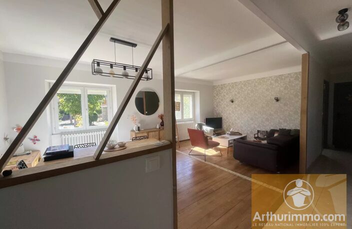 En exclusivité dans notre agence – Charmante maison rénovée avec terrasse et jardin — photo 5