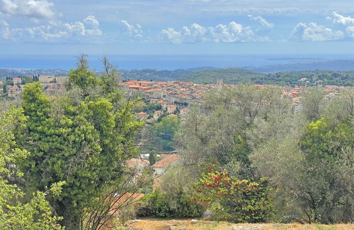 SOUS OFFRE - Exclusivité - Hauteurs de Vence - Terrain de 5. — photo 5