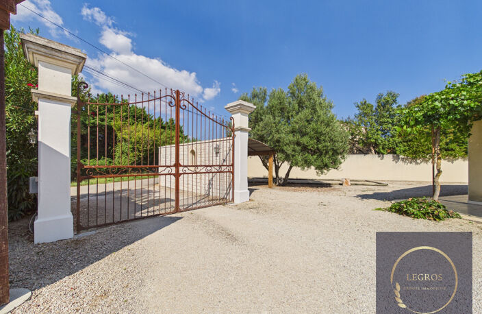 À vendre   Villa d'exception de plain-pied avec gîte indépen — photo 2
