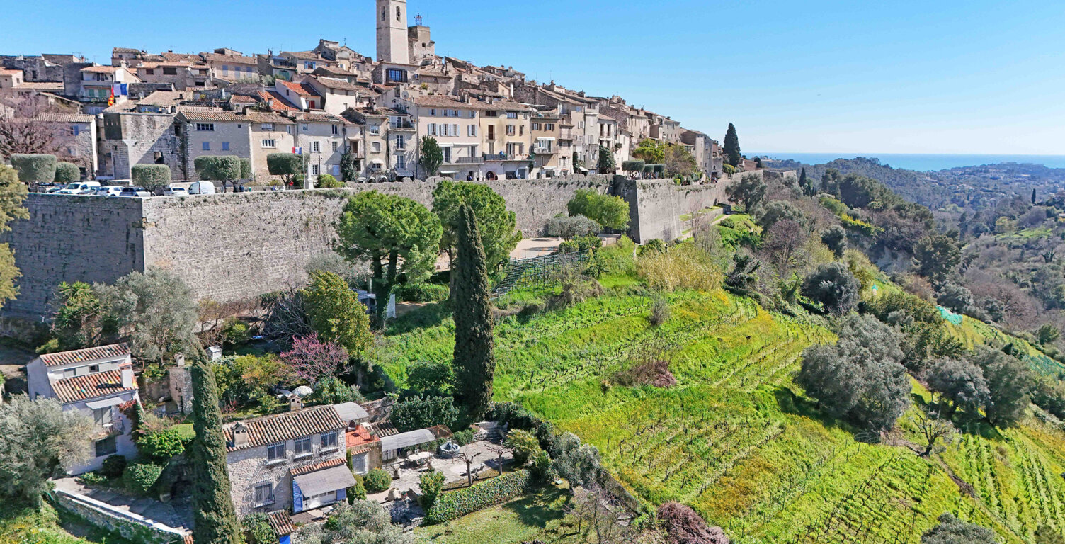Exclusivité - Exceptionnelle villa au pied des remparts de S — photo 1