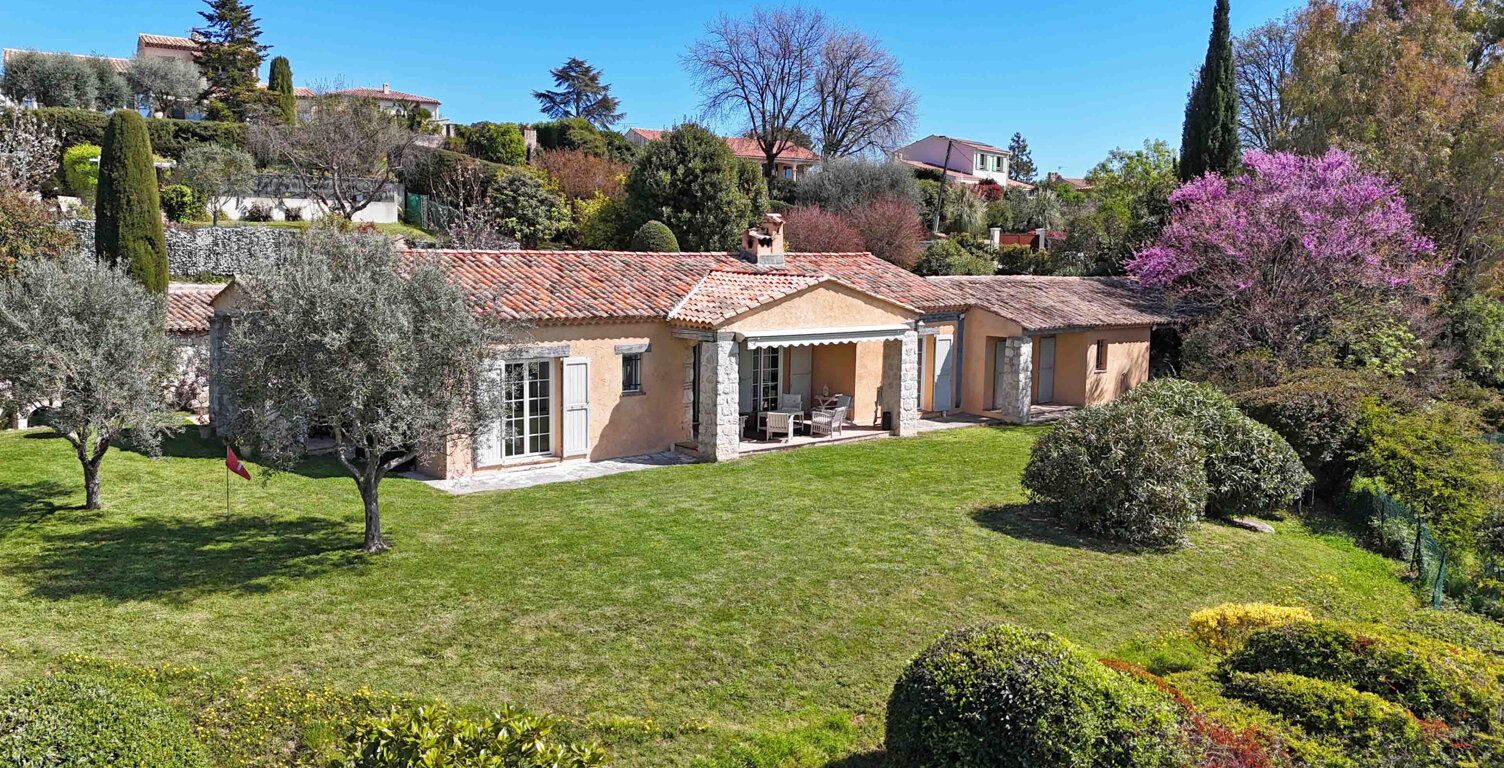 SAINT PAUL DE VENCE - Villa de plain-pied de 175 m2 avec pis — photo 1