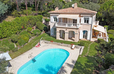 Villa de 222 m2 située au calme avec vue dégagée jusqu'à la — photo du bien