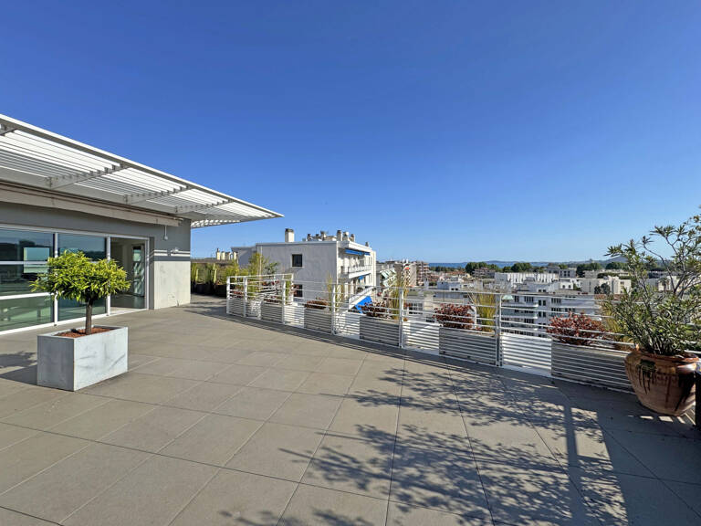 Penthouse de 107 M2   Terrasse de 127 M2 à deux pas de la me — photo 1