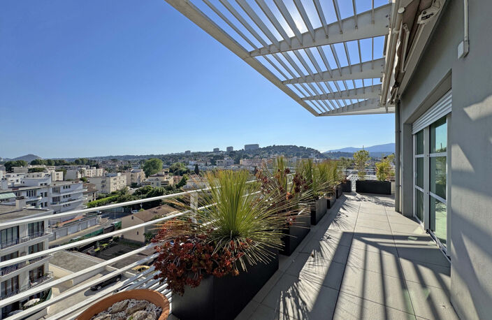 Penthouse de 107 M2   Terrasse de 127 M2 à deux pas de la me — photo 2