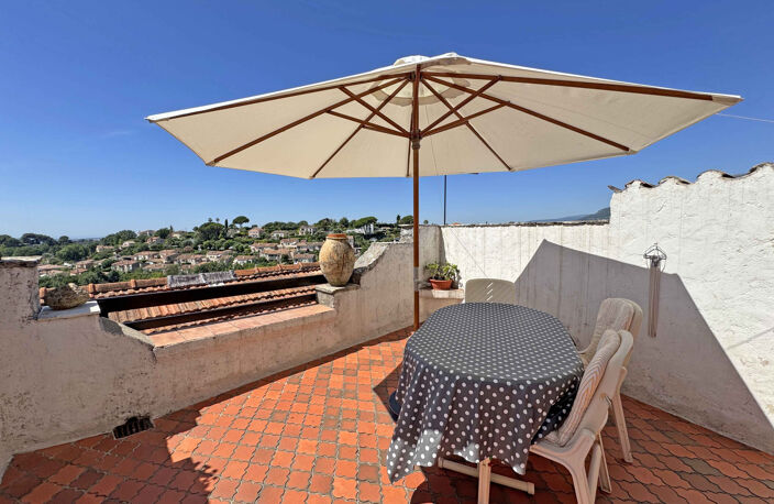 EXCLUSIVITÉ   CHARME ET VUE MER AU COEUR DE VENCE — photo 2