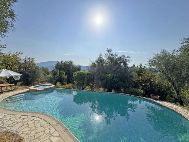 EXCLUSIVITE St JEANNET - Villa de 160 m2 avec piscine et vue — photo du bien