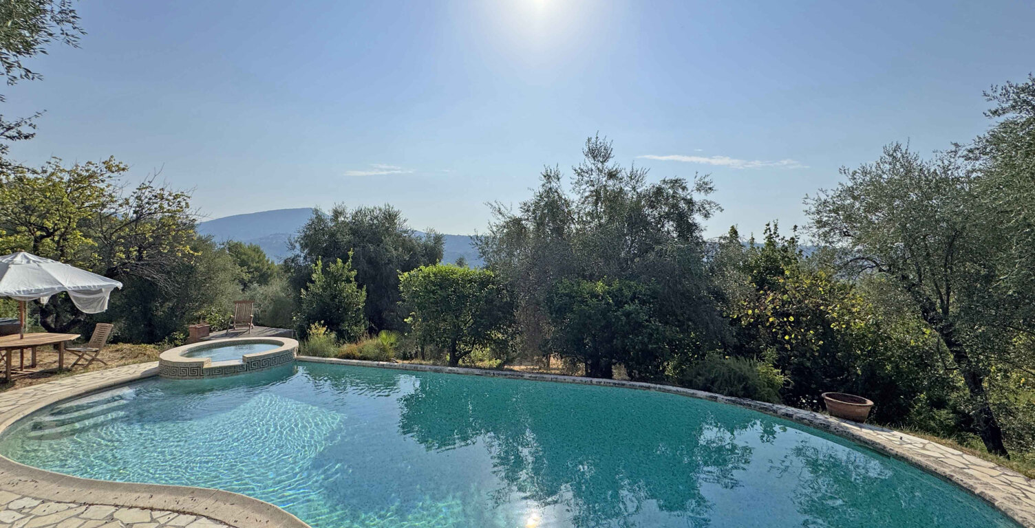EXCLUSIVITE St JEANNET - Villa de 160 m2 avec piscine et vue — photo 1