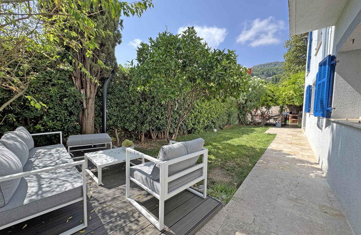 Vence - Villa rénovée avec jardin et appartement indépendant — photo 2