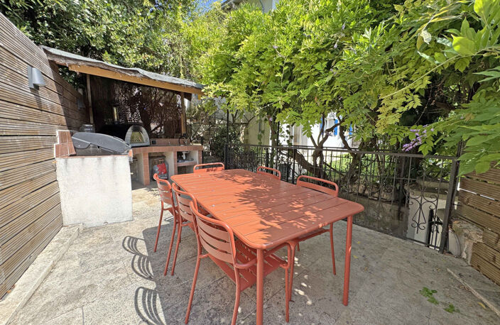 Vence - Villa rénovée avec jardin et appartement indépendant — photo 3