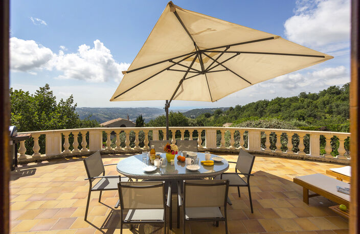 EXCLUSIVITE Gattières - Villa divisée en 3 appartements avec — photo 3