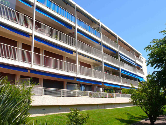 Studio dernier étage proche centre - Vence — photo du bien