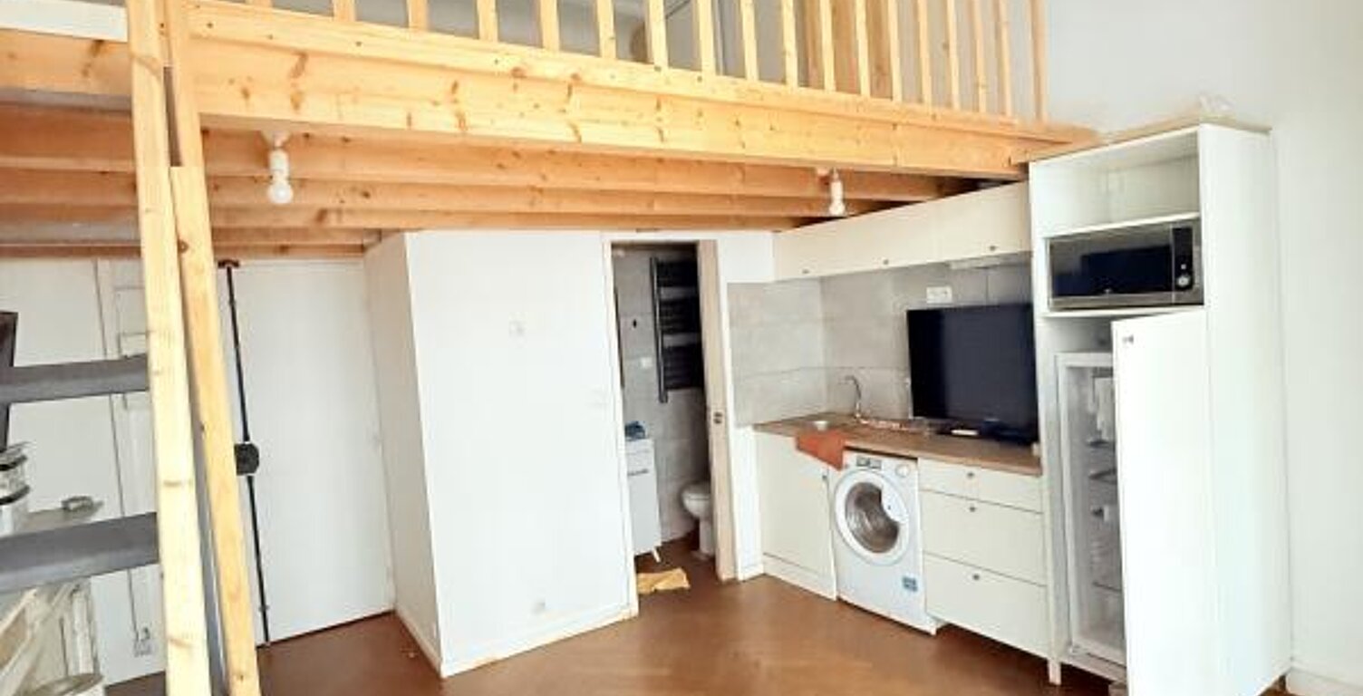 1er/4eme Marseille Appartement T2 meublé décoré loué 730€/mois — photo 1