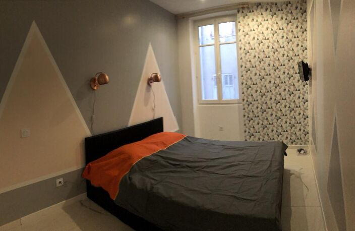Appartement Type 2 décoré meublé Marseille centre — photo 5