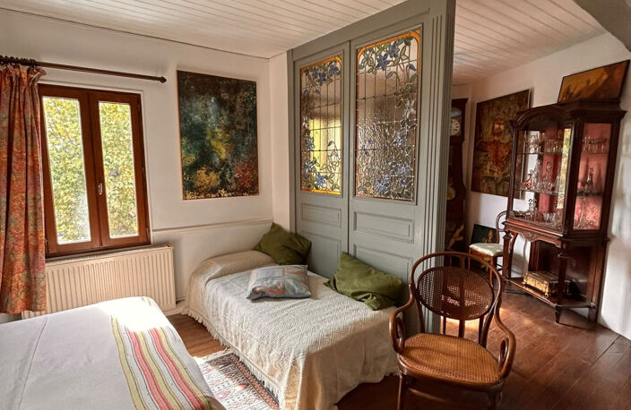 Maison hors du temps, où chaque reflet conte une histoire... — photo 3