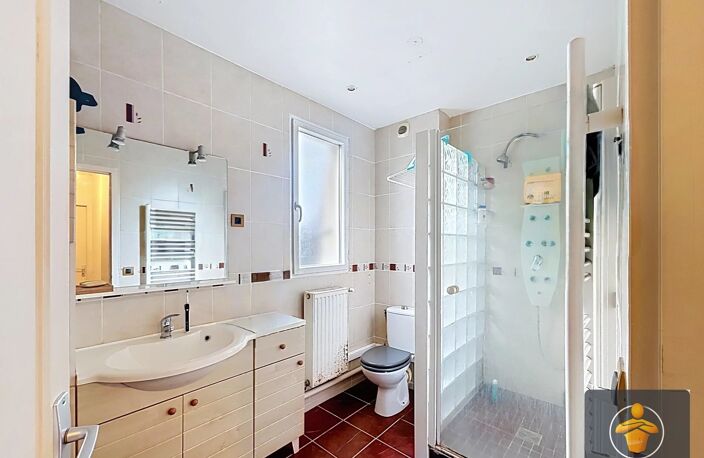 YERRES – 4 CHAMBRES, JARDIN, GARAGE : LA MAISON FAMILIALE IDEALE — photo 4