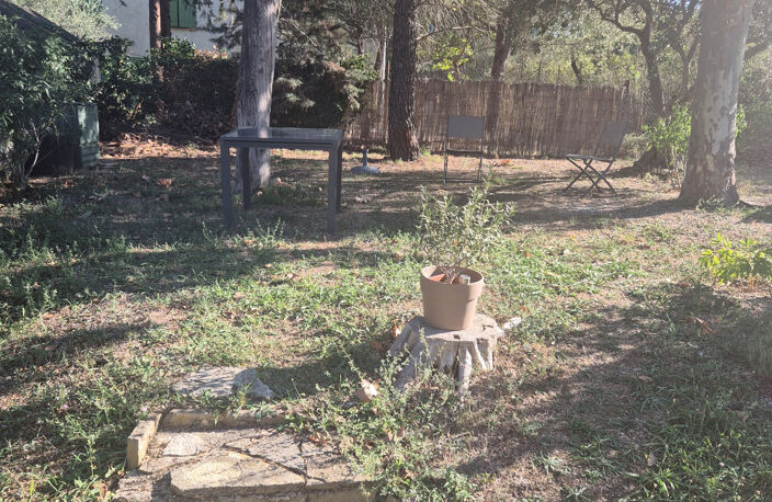 Charleval, maison mitoyenne sur un côté de 78m2 avec une cav — photo 2