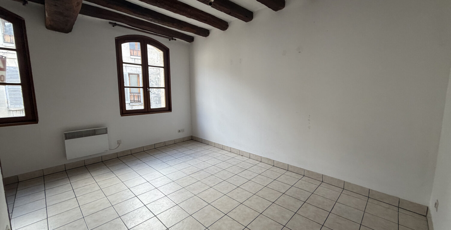 BEL APPARTEMENT ANCIEN — photo 1