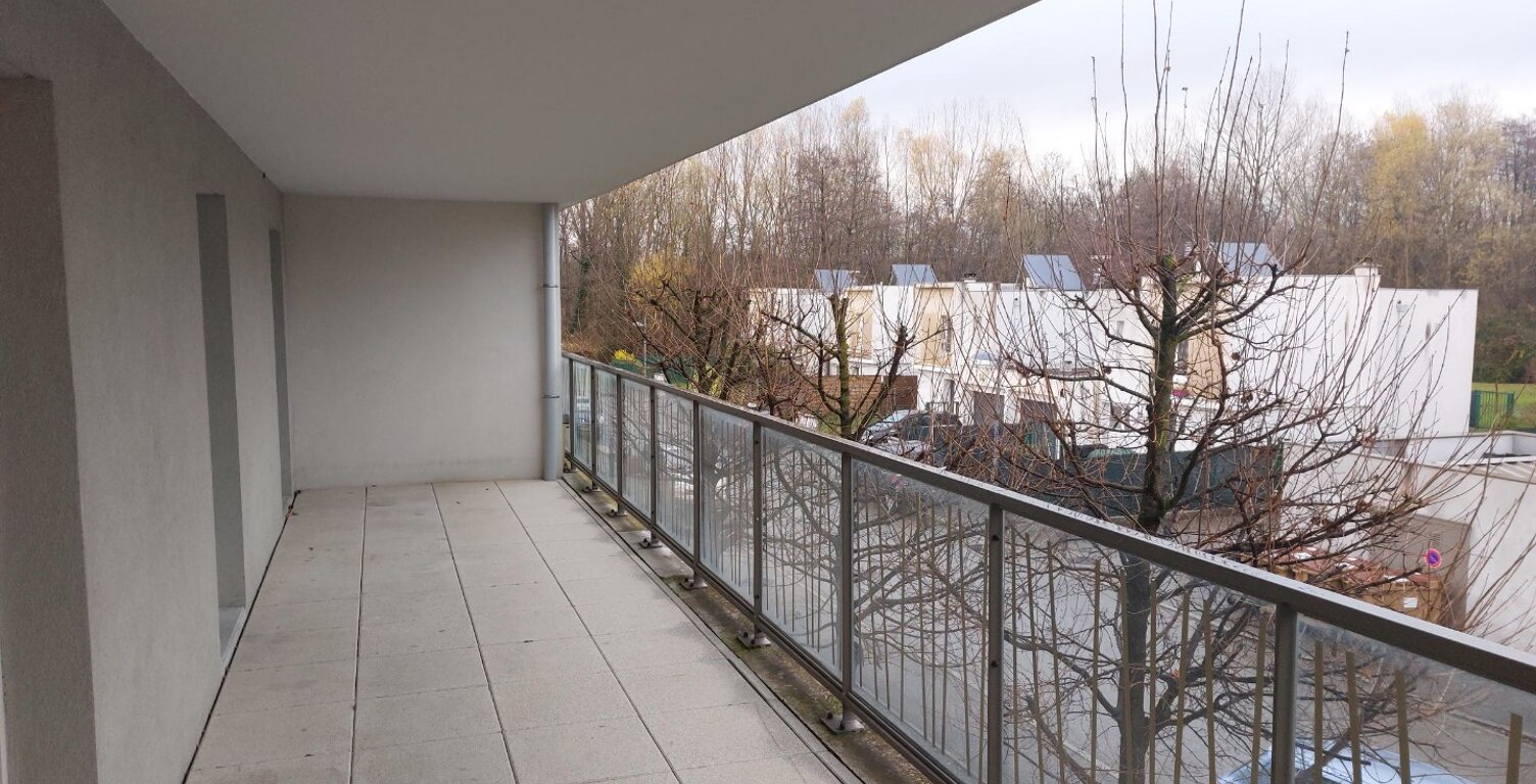 Location appartement 3 pièces 56 m² à Bourgoin-Jallieu (38300) — photo 1