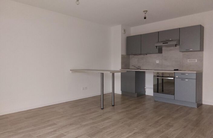 Location appartement 3 pièces 56 m² à Bourgoin-Jallieu (38300) — photo 3