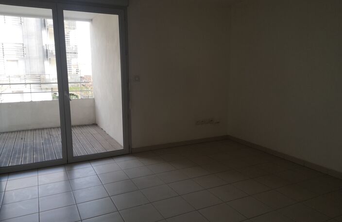 Location appartement 2 pièces 42 m² à Toulouse (31200) — photo 3