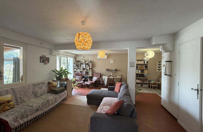 A VENDRE - NIMES - SECTEUR CHU CAREMEAU - MAISON 6 Pieces 13 — photo 2