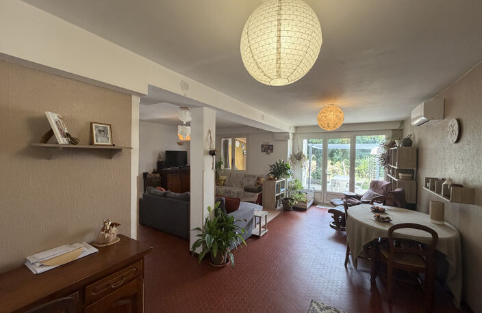A VENDRE - NIMES - SECTEUR CHU CAREMEAU - MAISON 6 Pieces 13 — photo 3