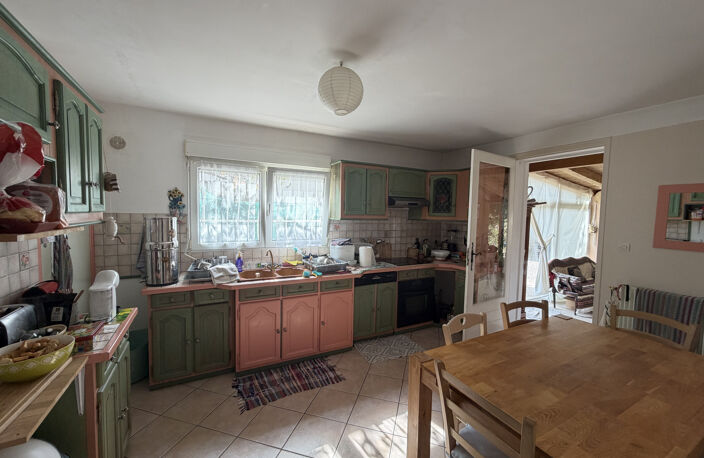 A VENDRE - NIMES - SECTEUR CHU CAREMEAU - MAISON 6 Pieces 13 — photo 4