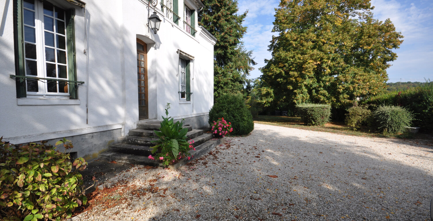 MAISON de Maître de 1892 - 166 m2 - 6 pcs — photo 1