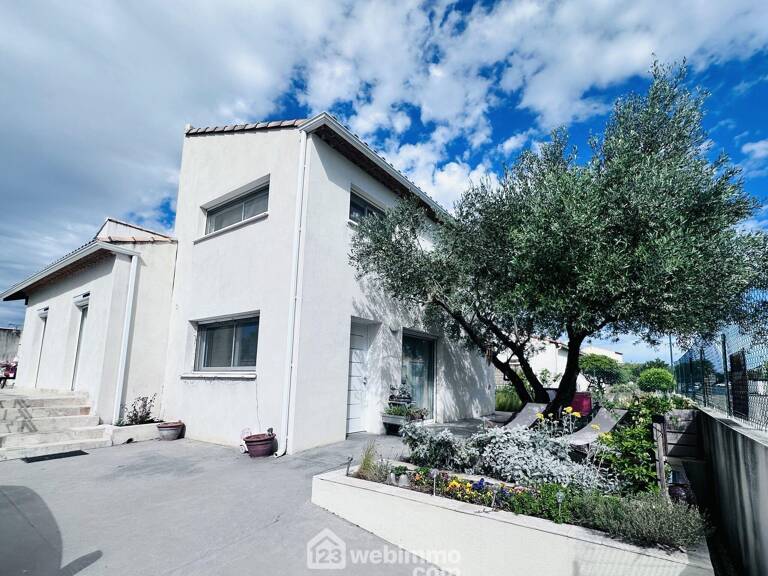 Maison - 147m² - MAUGUIO — photo 1