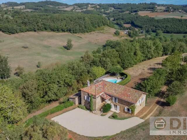 Charmante maison de campagne en pierre rénovée avec piscine et 1,7 ha — photo du bien