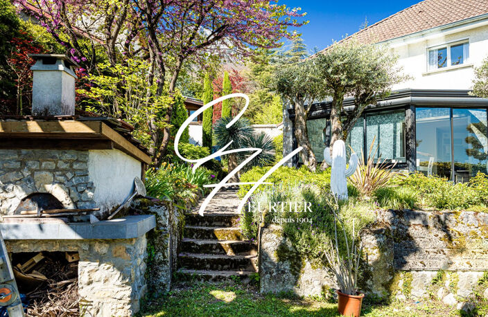 SEYSSINS - Villa prestigieuse avec piscine et jacuzzi donnant su — photo 4