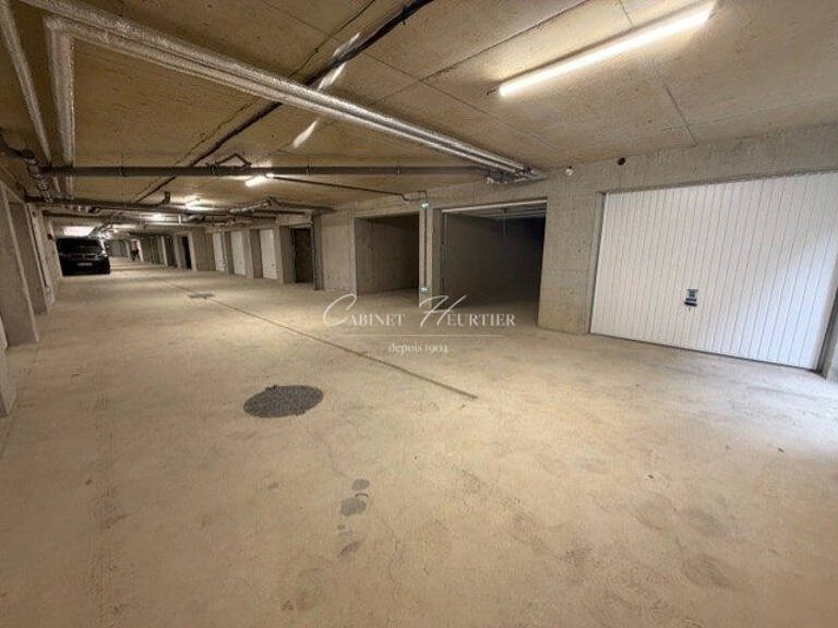 Garage fermé de 26 m² à louer  Résidence neuve La Tronche — photo 1