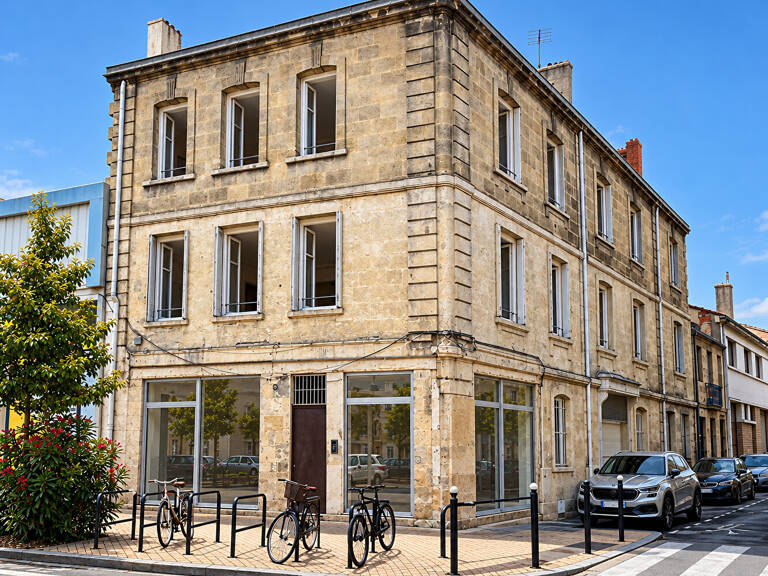A LOUER APPARTEMENT 3 PIECES MEUBLÉS - SECTEUR BORDEAUX QUARTIER VICTOIRE-CAPUCINS — photo 1