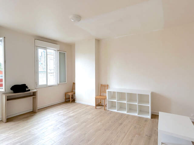 A LOUER APPARTEMENT 3 PIECES MEUBLÉS - SECTEUR BORDEAUX QUARTIER VICTOIRE-CAPUCINS — photo du bien