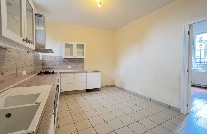 A LOUER MAISON DE 121 M2 AVEC 4 CHAMBRES - CENTRE VILLE DE BOURG — photo 3