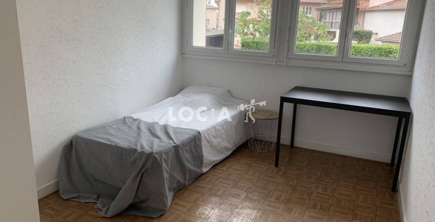 Location appartement 4 pièces 73 m² à Saint-Priest (69800) — photo 1