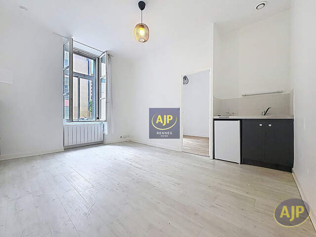 Appartement  2 pièce(s) rue de Châteaudun RENNES — photo du bien